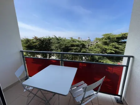 Location appartement à Donville les Bains, Appartement spacieux près de la plage et commerces, 4 couchages