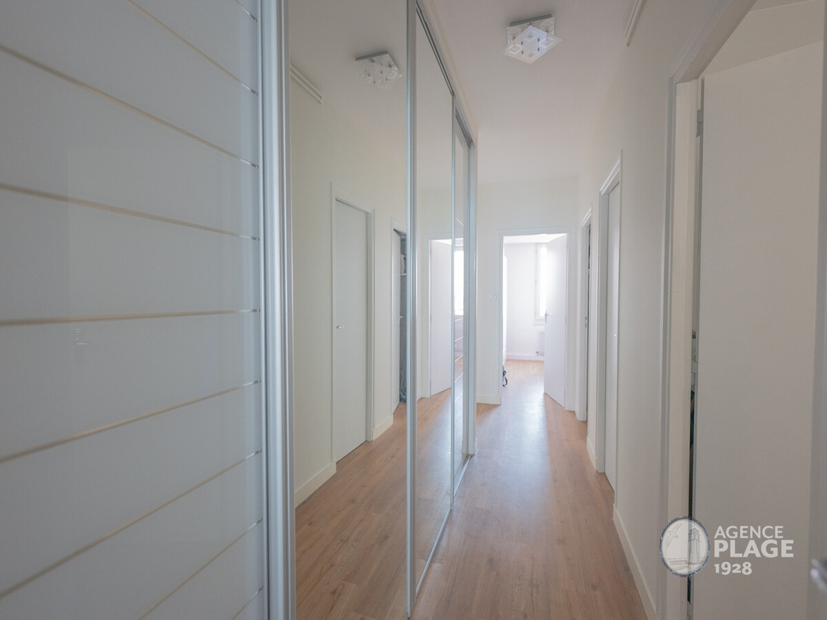 Appartement 80m² vue mer face à la plage aux Sables - Photo 15