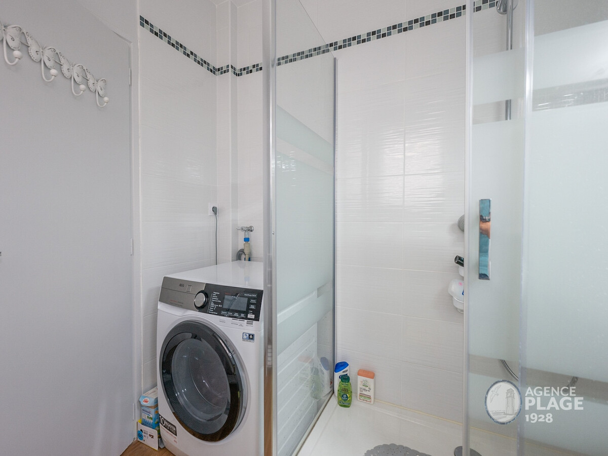 Appartement 80m² vue mer face à la plage aux Sables - Photo 16