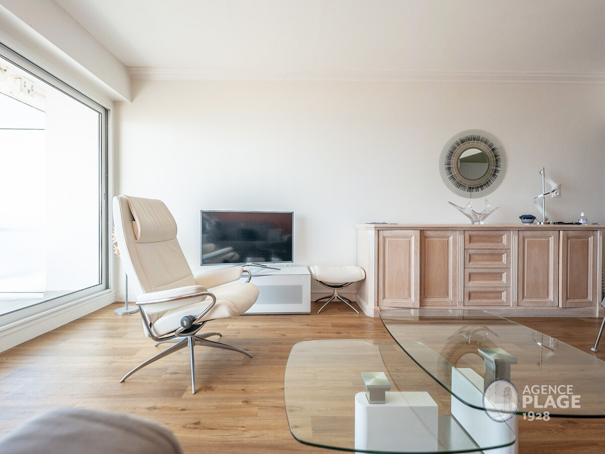 Appartement 80m² vue mer face à la plage aux Sables - Photo 30