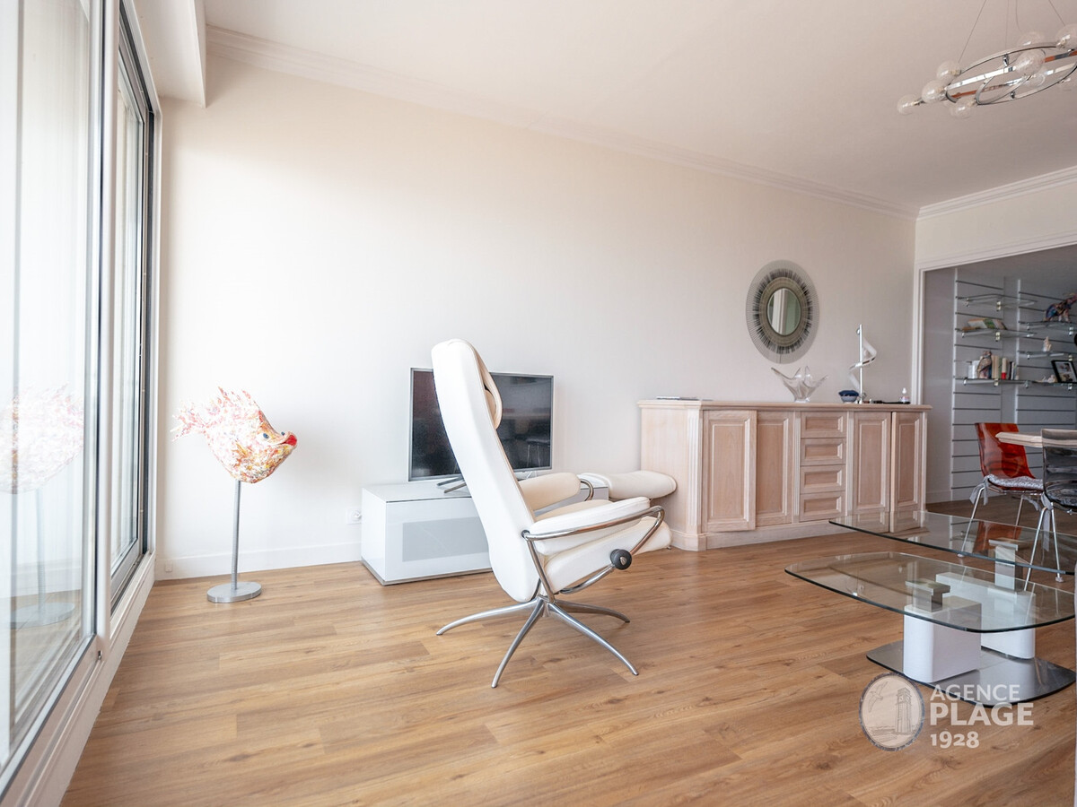 Appartement 80m² vue mer face à la plage aux Sables - Photo 31