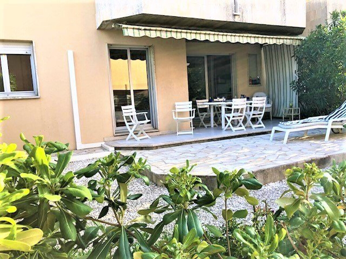Appartement 3 pièces terrasse vue mer à Cavalaire - Photo 2
