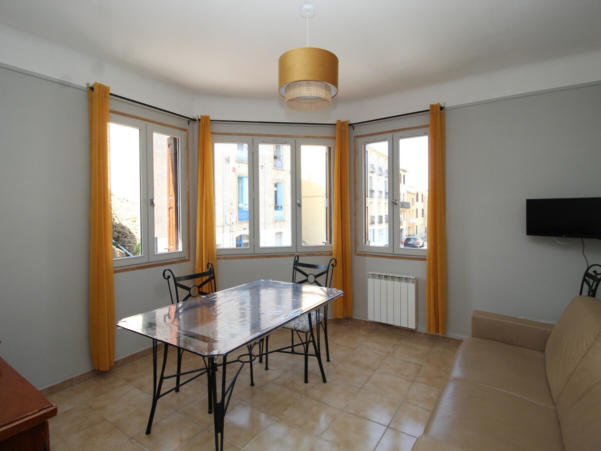 T3 lumineux Port-Vendres, vue sur la place Bélieu - Photo 1