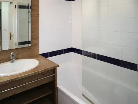 Appartement 6 pers. skis aux pieds avec piscine intérieure : photo 8