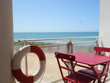 Location appartement à Longeville sur Mer, Appartement sur la plage avec parking privé à Longeville-sur-Mer