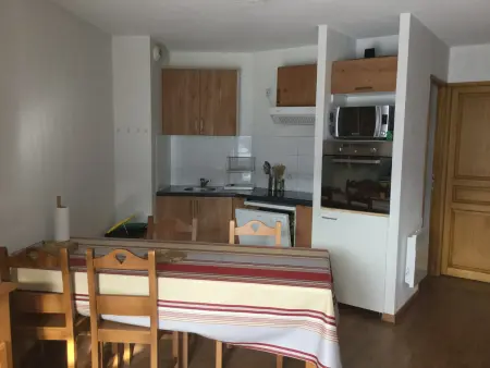 Location appartement à Peyragudes, Appartement Duplex pour 8 à Peyresourde, Accès Piscine, Spa et Pistes