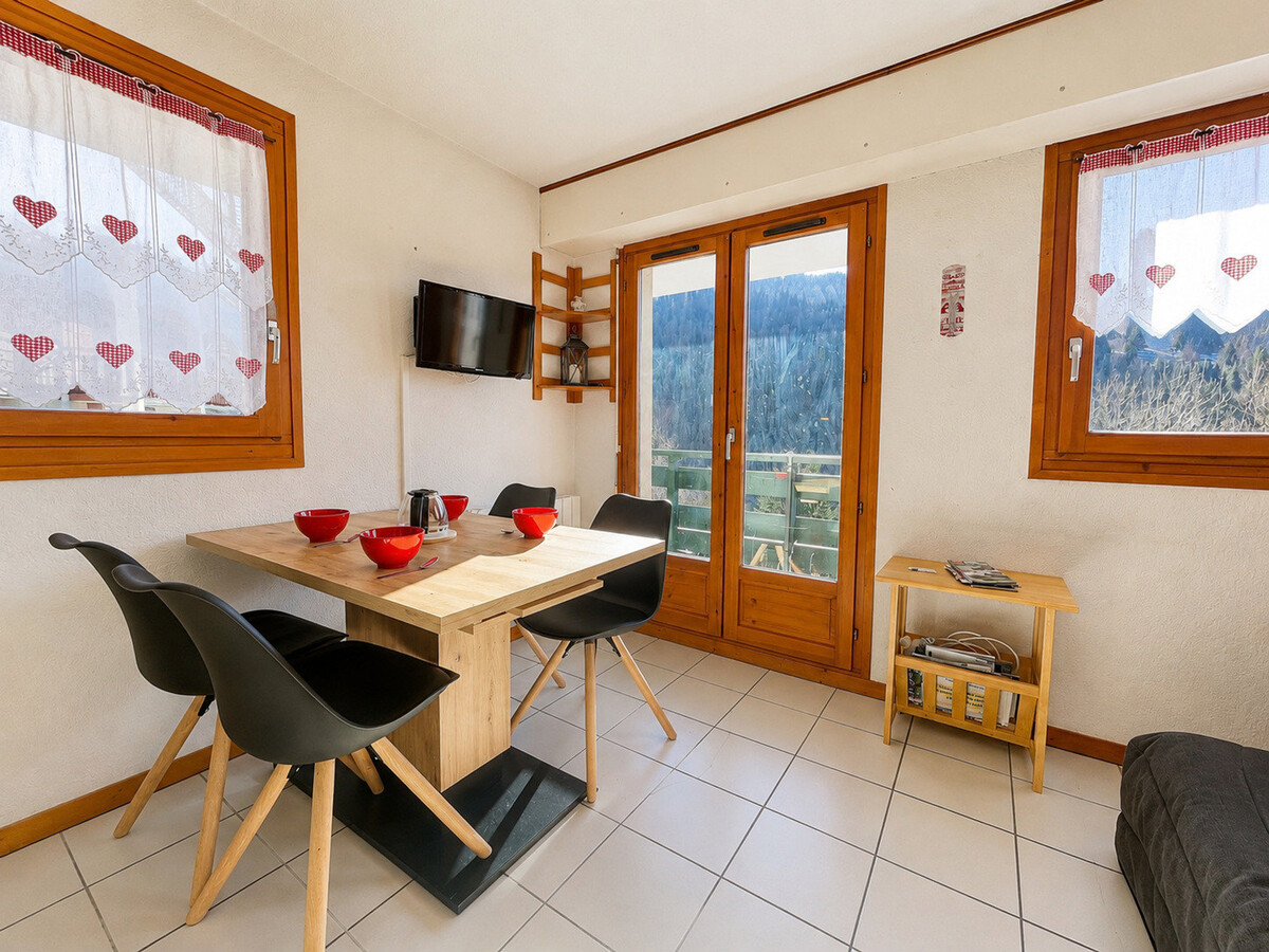 Appartement 2 pièces balcon Sud, vue Mont Charvin - Photo 3