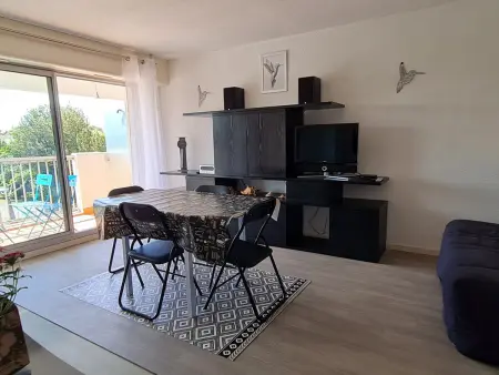 Location appartement à Meschers sur Gironde, Appartement Ensoleillé avec Terrasse et Parking au Centre de Meschers, Proche Plages et Commerces