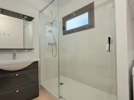 Appartement T3 rénové avec terrasse panoramique à Bolquère : photo 9