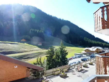Appartement 2 pièces balcon sud-est avec vue montagnes - Photo 3