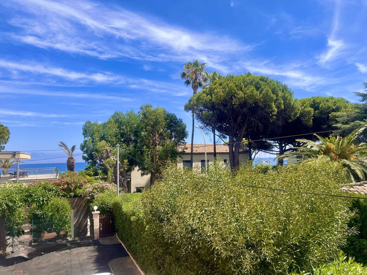 Appartement 1 chambre Cavalaire, terrasse mer et parking - Photo 12