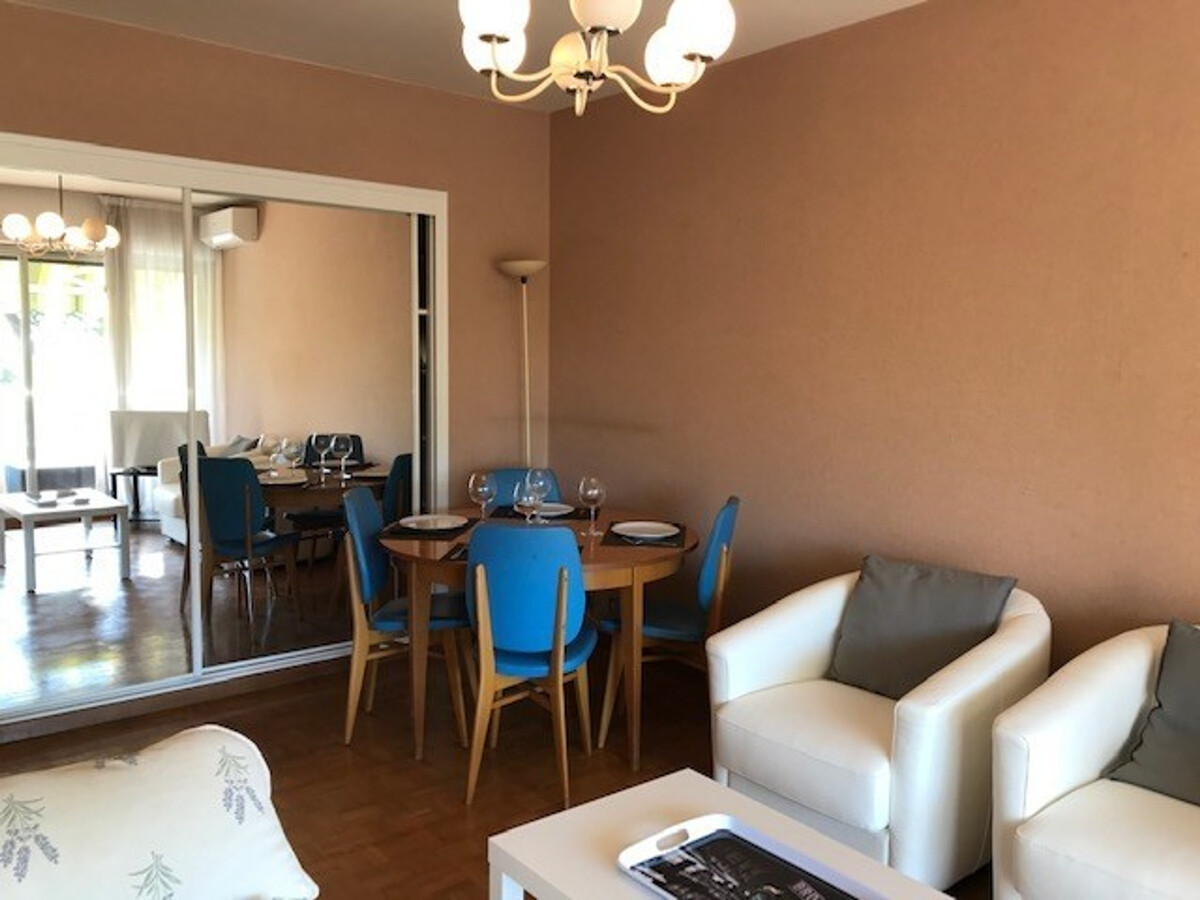 T2 climatisé avec terrasse 20 m² vue mer au Lavandou - Photo 9