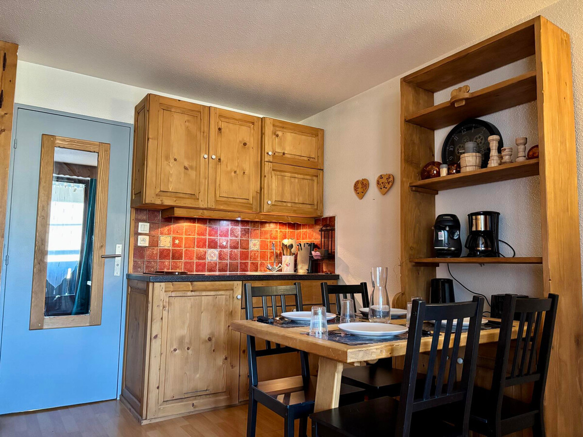 Studio Le Septimontain à Samoëns, balcon et parking - Photo 1