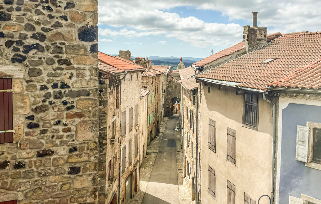 Appartement dans manoir du 15e siècle à Pradelles - Photo 1