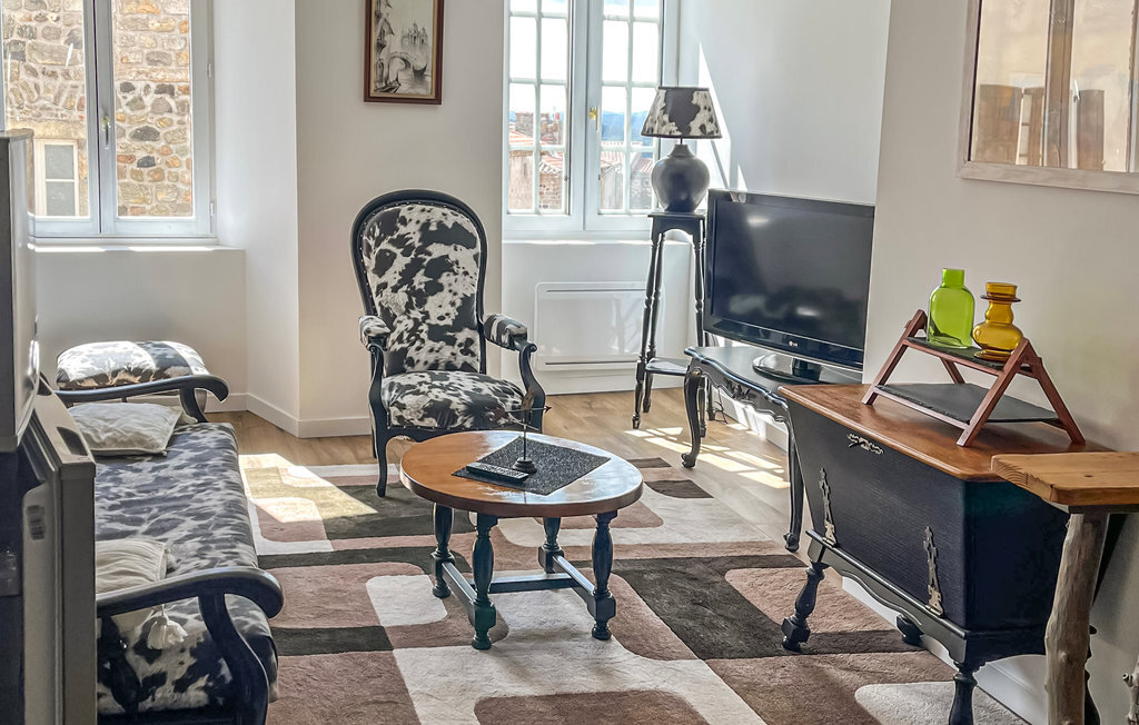 Appartement dans manoir du 15e siècle à Pradelles - Photo 2