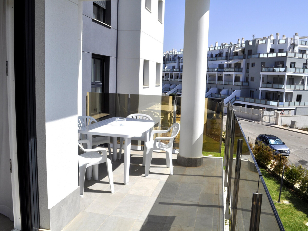 Appartement neuf 1 chambre à Oliva, terrasse et piscine - Photo 4