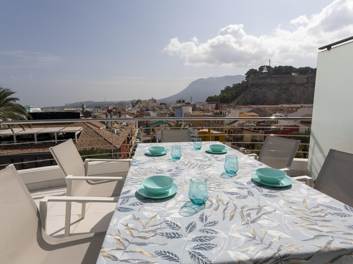 Penthouse 3 chambres à 150m de plage, vue château - Photo 8