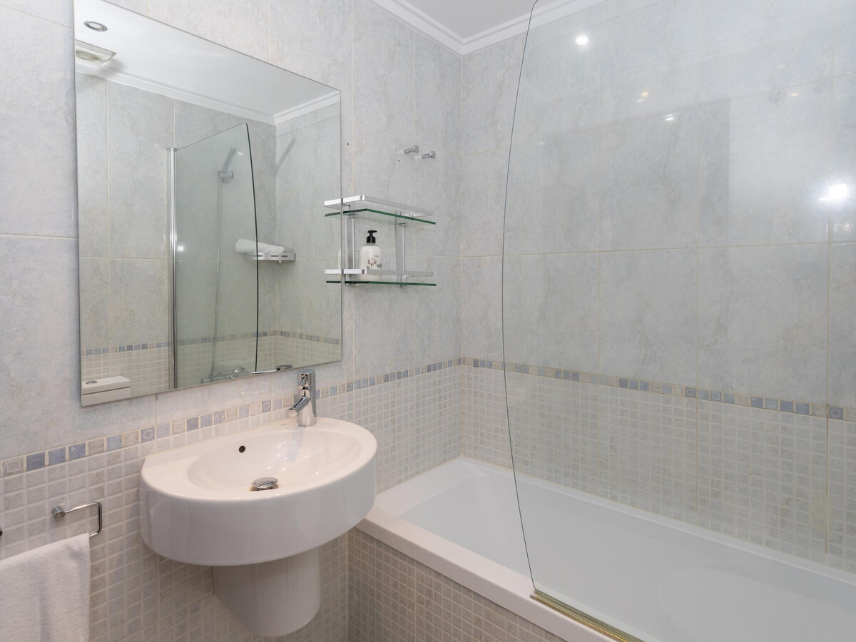Penthouse 3 chambres à 150m de plage, vue château - Photo 29