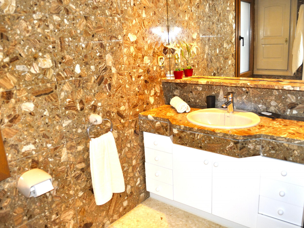 Appartement rénové 100m plage, piscine à Denia - Photo 15