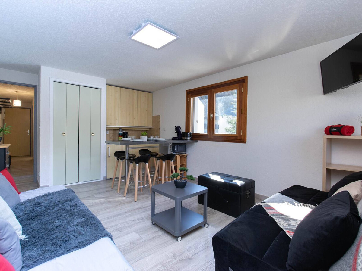 Appartement rénové proche téléphérique avec parking privé - Photo 2