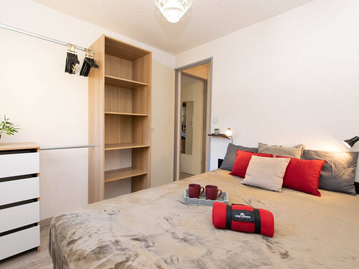 Appartement rénové proche téléphérique avec parking privé - Photo 9
