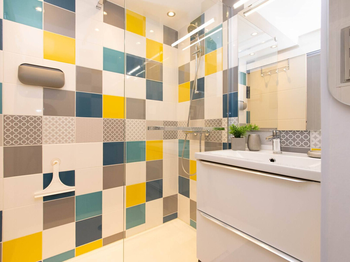 Appartement rénové proche téléphérique avec parking privé - Photo 11