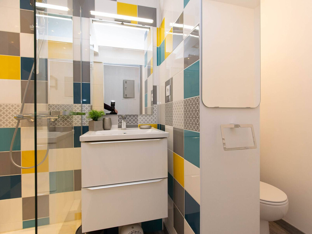 Appartement rénové proche téléphérique avec parking privé - Photo 12
