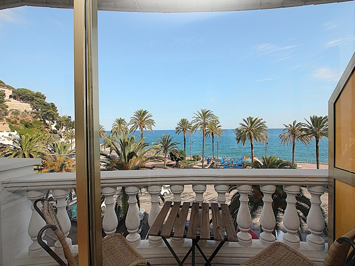 Studio vue mer 1ère ligne, terrasse panoramique à Lloret - Photo 9