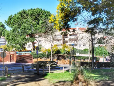 Appartement Fenals, Lloret de Mar : terrasse, 3 piscines et jardin : photo 20