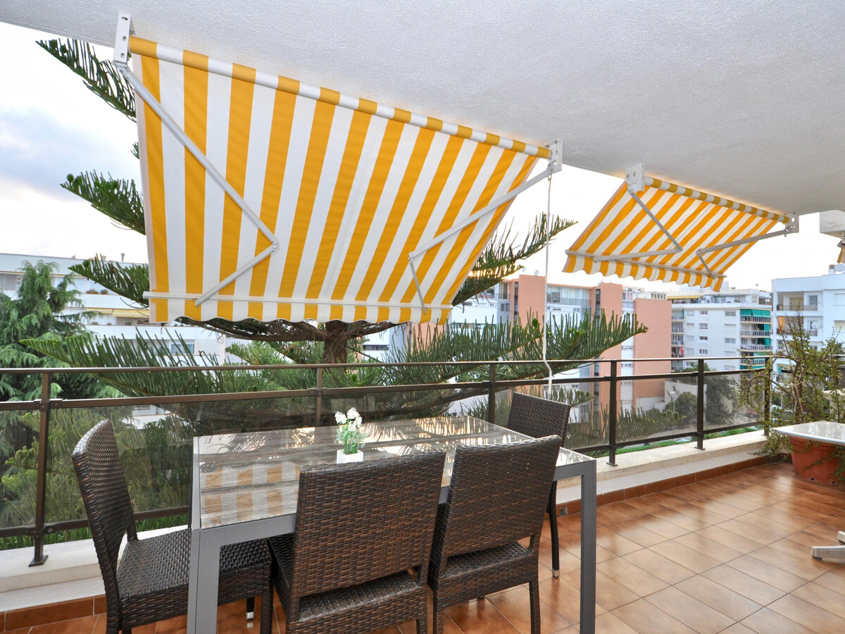 Appartement 2 chambres, piscine à 150m de la plage - Photo 3