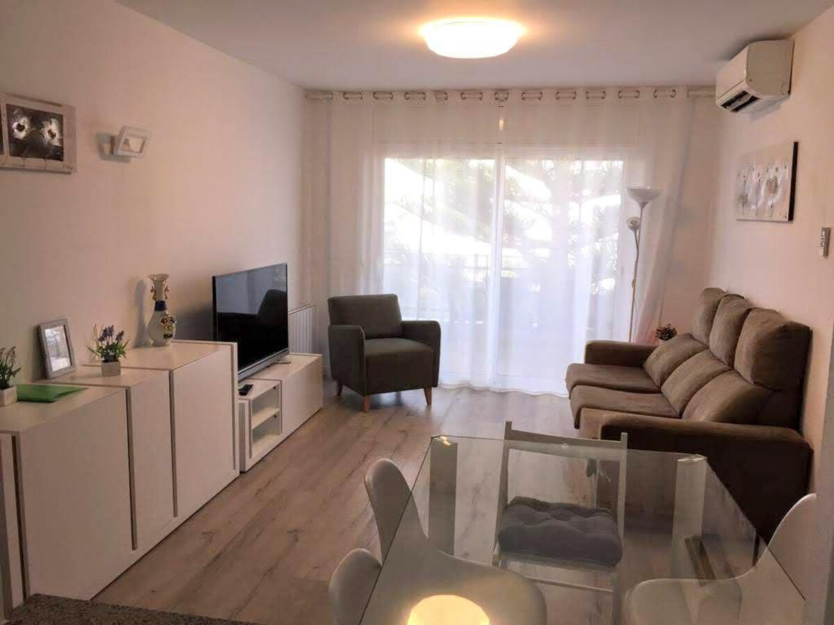 Appartement 2 chambres, piscine à 150m de la plage - Photo 4