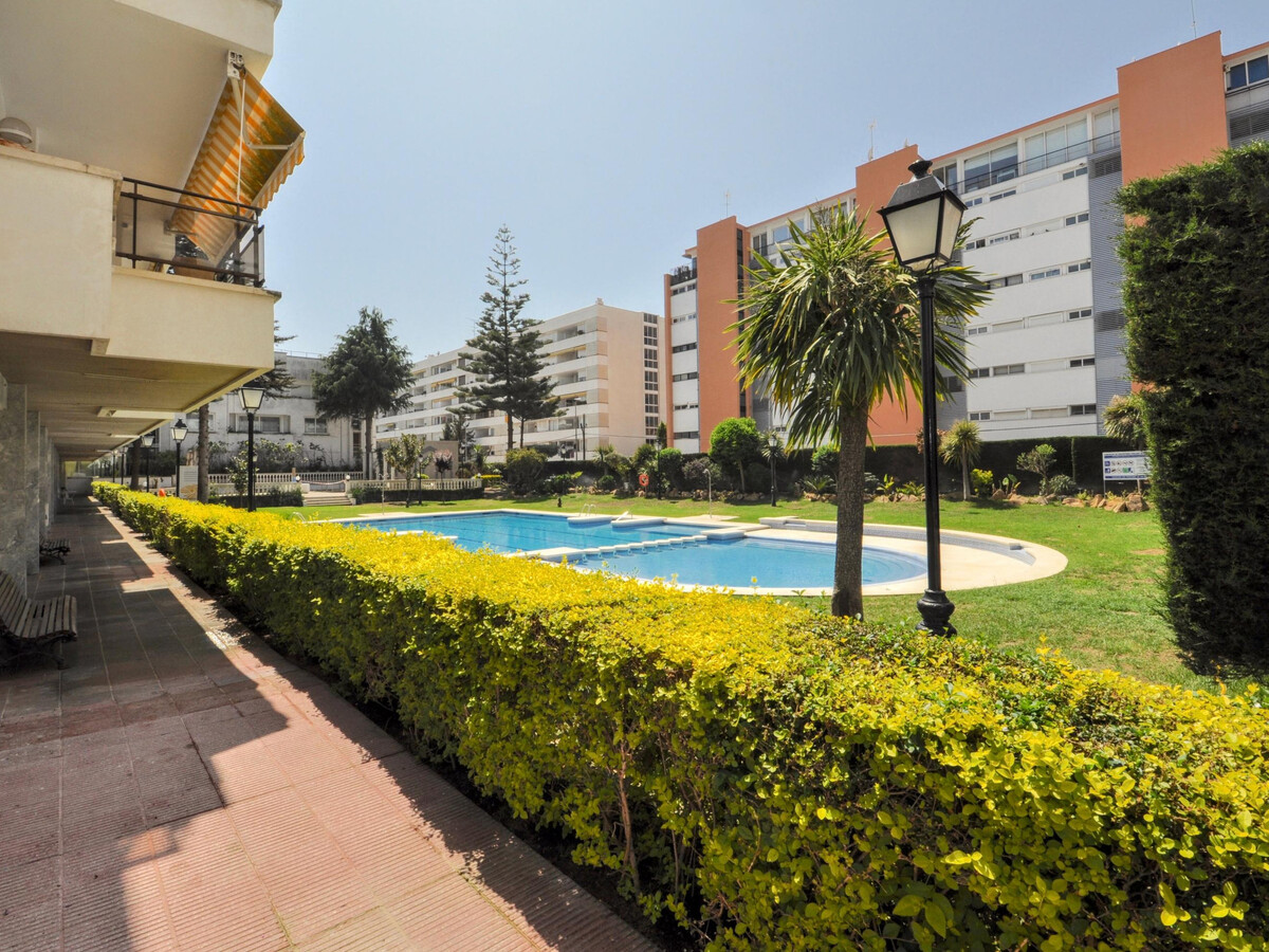 Appartement 2 chambres, piscine à 150m de la plage - Photo 6