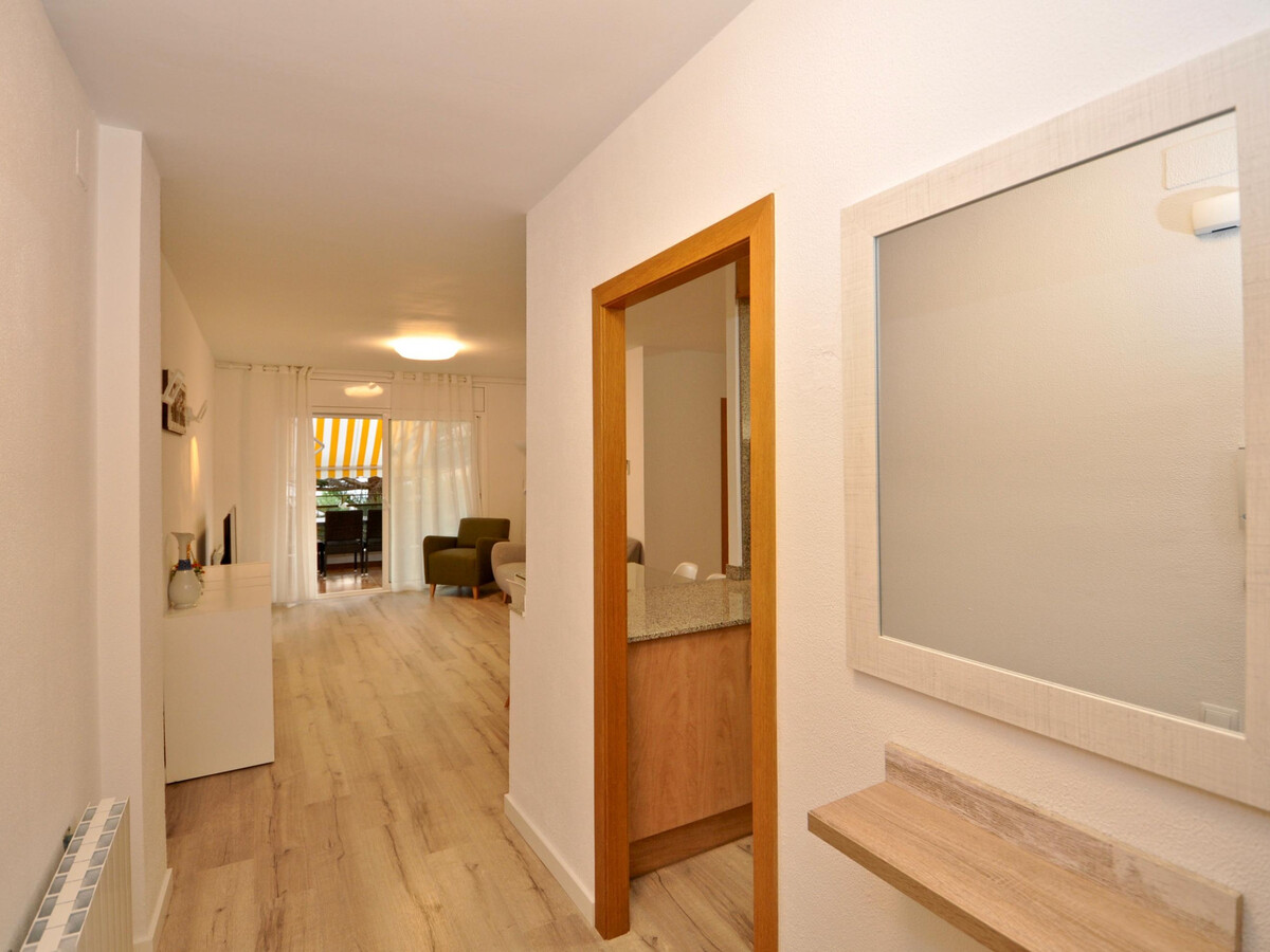 Appartement 2 chambres, piscine à 150m de la plage - Photo 9