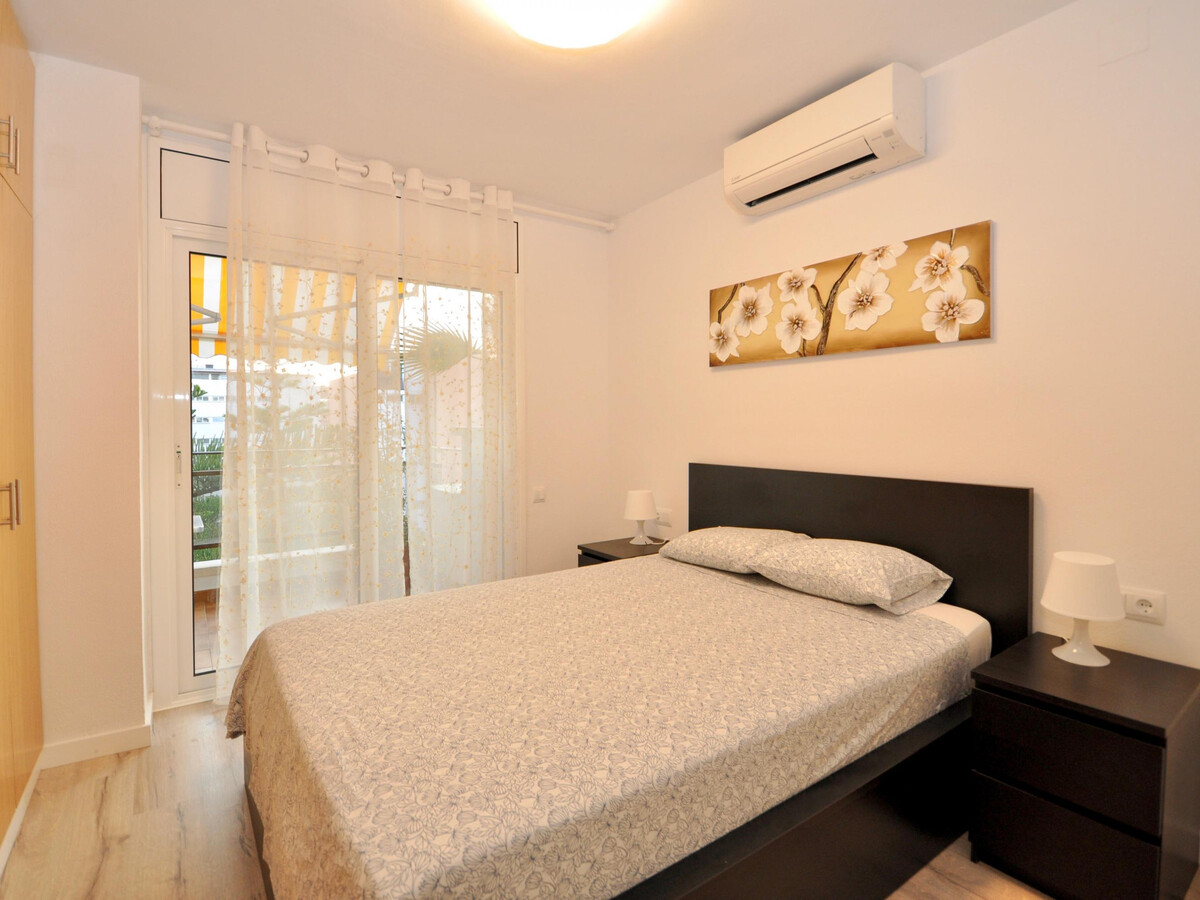 Appartement 2 chambres, piscine à 150m de la plage - Photo 13