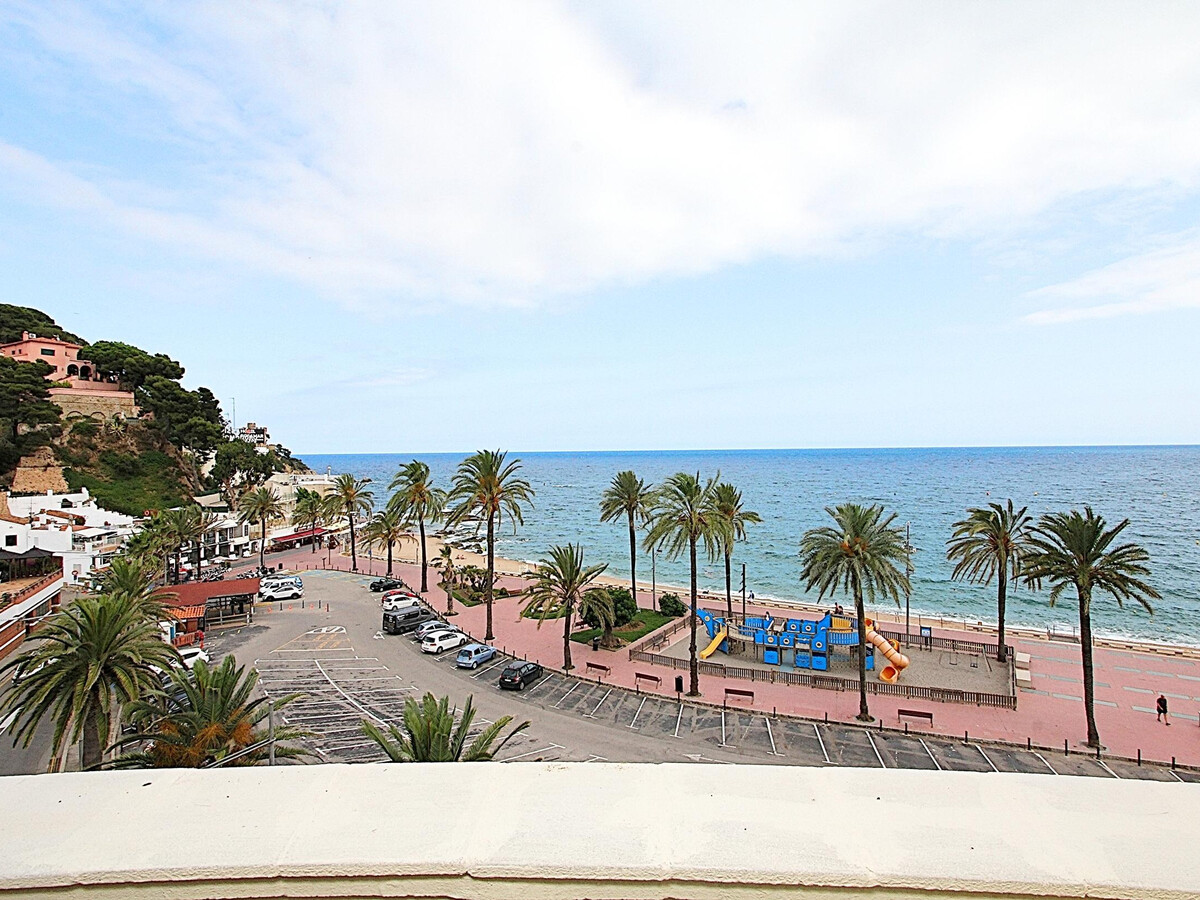 Appartement vue mer 1ère ligne de plage à Lloret de Mar - Photo 1