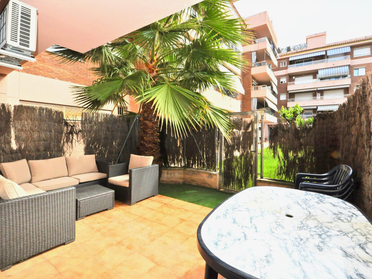 Appartement 40m² terrasse privée, piscine communautaire, 400m de la mer - Photo 1