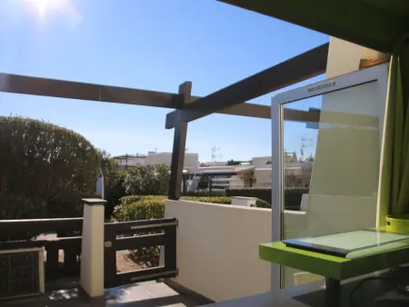 Location appartement à Cap d'Agde naturisme, Studio climatisé avec terrasse et parking, idéal pour 2 personnes à Agde.
