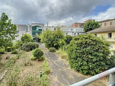 F2 climatisé PMR avec terrasse à Lamalou-les-Bains : photo 13