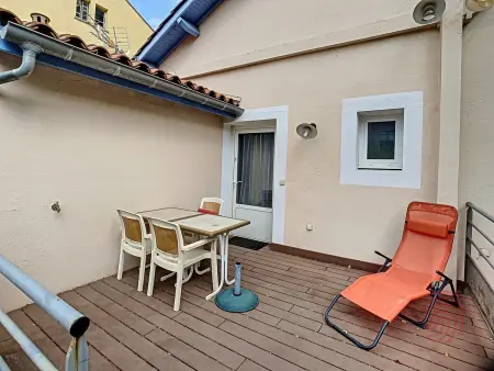 F2 climatisé PMR avec terrasse, 100m du centre : photo 6