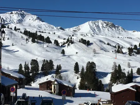 Studio 23 m² centre Belle Plagne, balcon vue pistes : photo 9