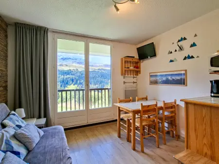 Location appartement à Flaine, Studio rénové au centre de Flaine avec balcon pour 5 personnes