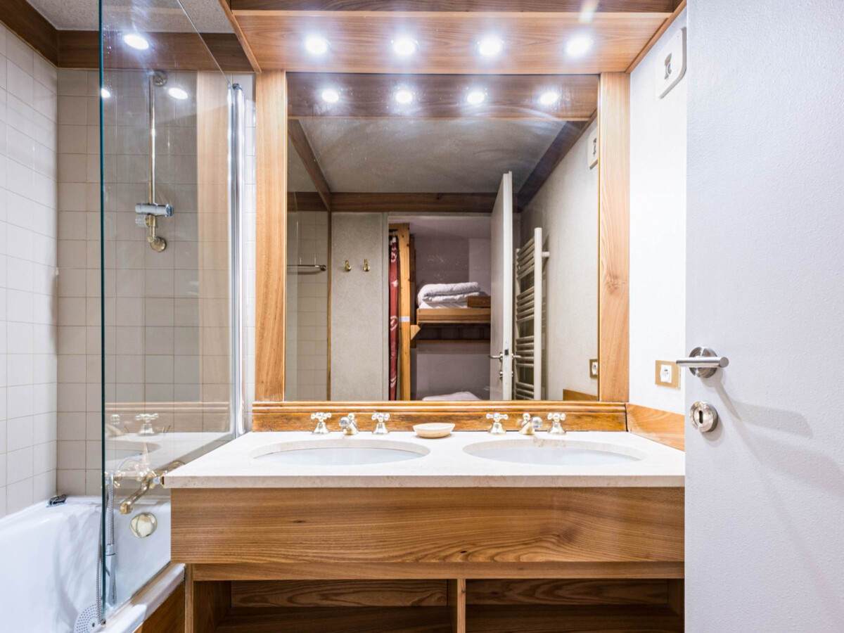 Studio cabine 27 m² balcon Sud, centre Val-d'Isère - Photo 9