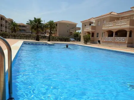 Location appartement à Deltebre, Appartement familial près de la mer avec piscine, clim en option, wifi gratuit, animaux acceptés