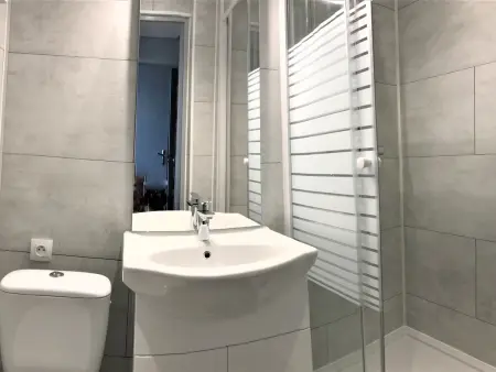 Studio 16m² rénové skis aux pieds, piscine chauffée : photo 8