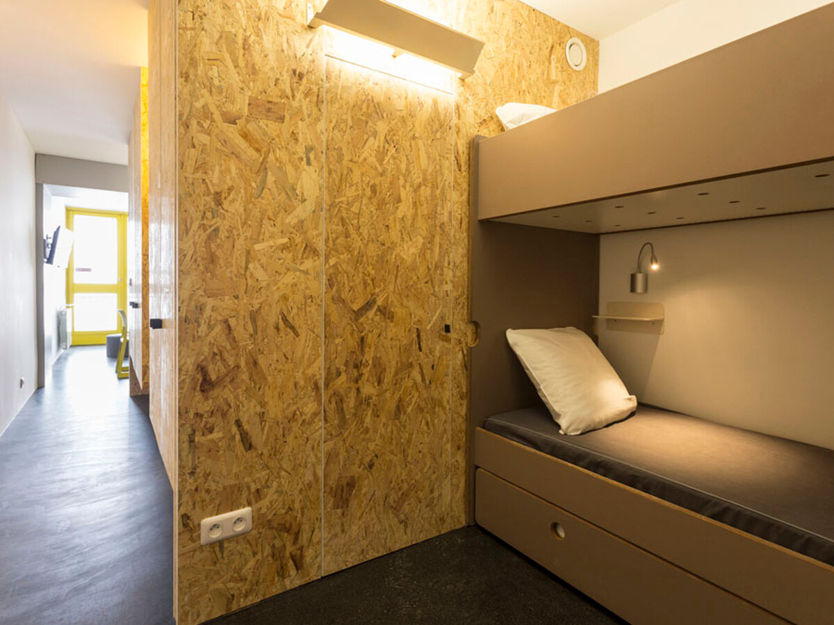 Studio cabine 29m² rénové, balcon sud, accès direct pistes - Photo 5