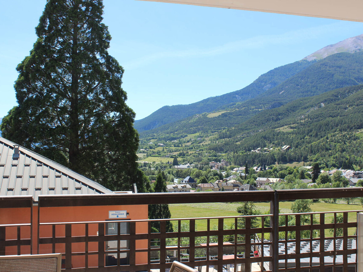 Studio 27 m² terrasse sud, piscine et bien-être à Jausiers - Photo 2