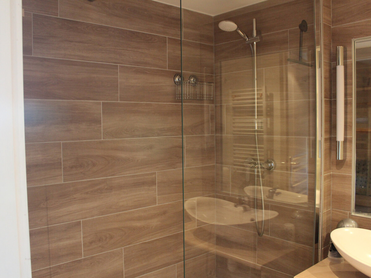 Studio 27 m² rénové, piscine et sauna à Jausiers - Photo 7