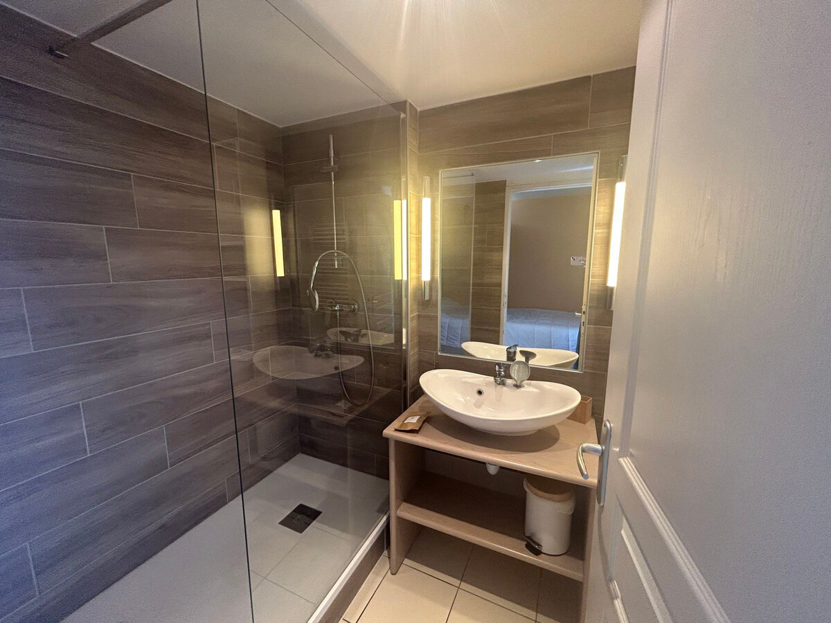 Studio 27 m² rénové, piscine et sauna à Jausiers - Photo 8