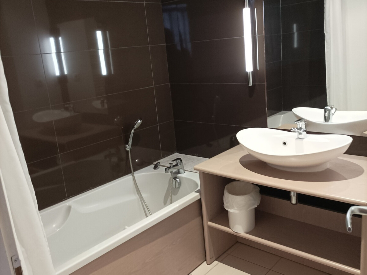 T3 au château avec piscine intérieure chauffée - Photo 3