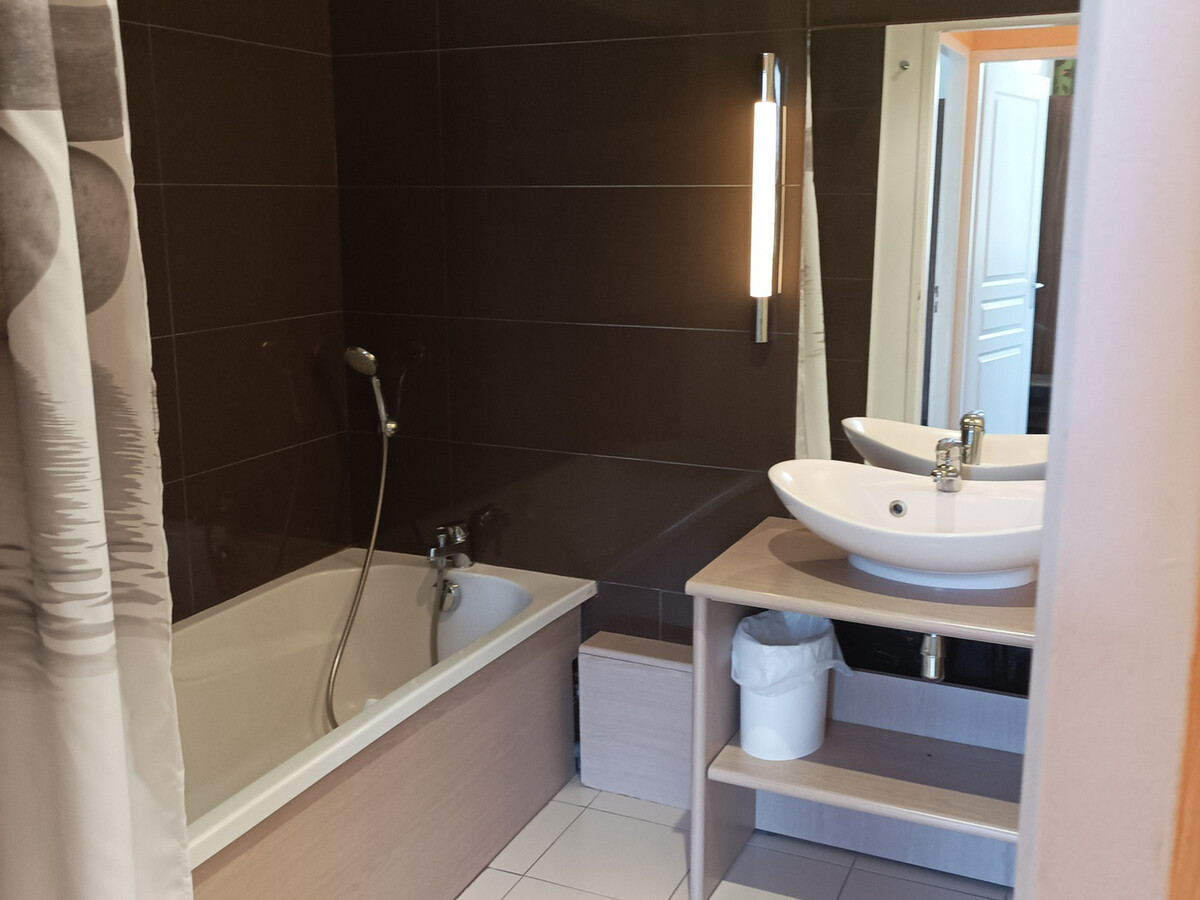Appartement T3 au château avec piscine et hammam - Photo 3